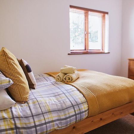 The Old Dairy - Boutique Countryside Cottage At Harrys Cottages Pen-y-Clawdd Экстерьер фото