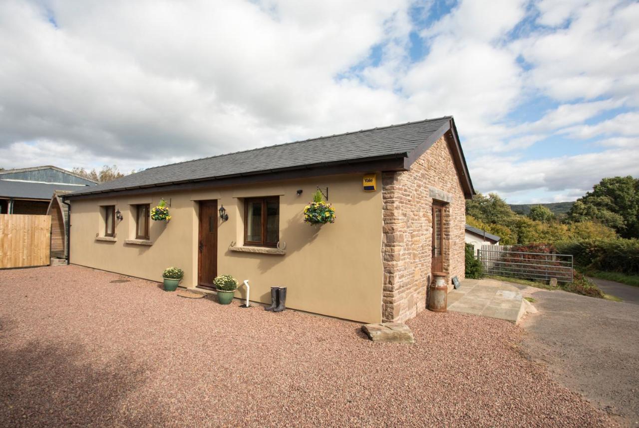 The Old Dairy - Boutique Countryside Cottage At Harrys Cottages Pen-y-Clawdd Экстерьер фото